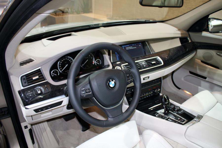  BMW 5-Series GT 2010 года  (фото 81 из 133)